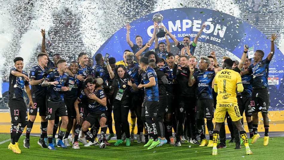 Zagueiro entra para a história ao conquistar segundo título da Sul-Americana pelo Del Valle