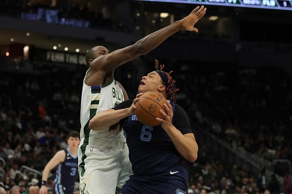 Kenny Lofton Jr comanda vitória do Memphis Grizzlies sobre o Milwaukee Bucks