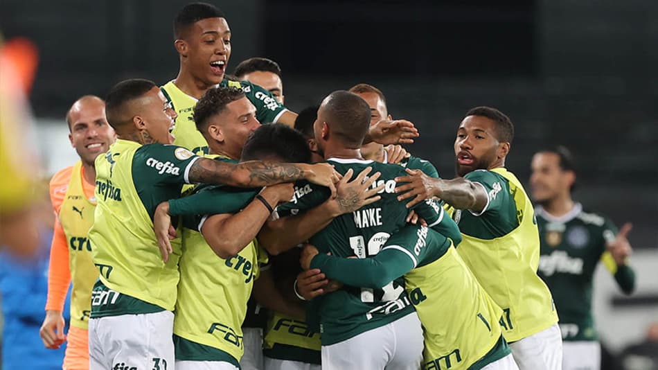 Palmeiras vence o Botafogo de virada e aumenta vantagem na liderança do Brasileirão