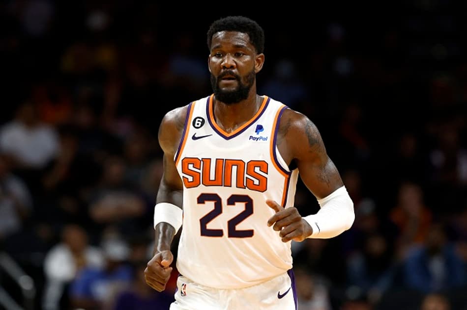 Deandre Ayton volta a bater boca com técnico em derrota do Suns