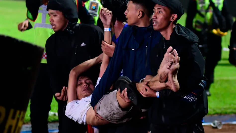 131 mortes na Indonésia: lembre as maiores tragédias da história do futebol