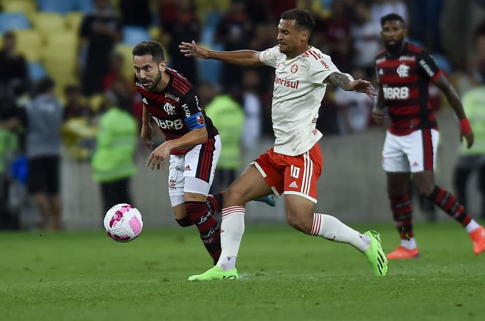 Flamengo e Internacional empatam em noite dos goleiros no Maracanã