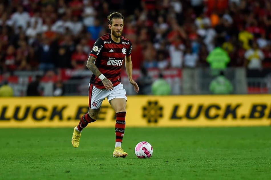 VÍDEO: Léo Pereira diz que Flamengo está pronto para as finais da Libertadores e Copa do Brasil