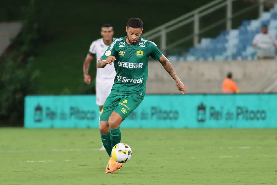 Atacante André fica livre no mercado: veja 25 jogadores brasileiros famosos sem clube