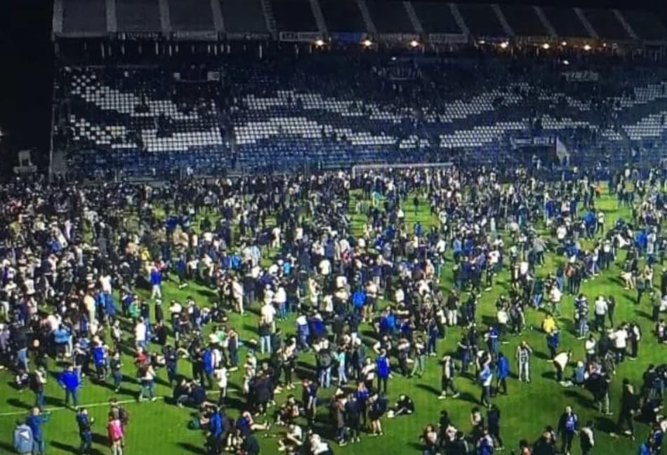 Confusão no estádio, morte e troca de acusações: futebol argentino em erupção