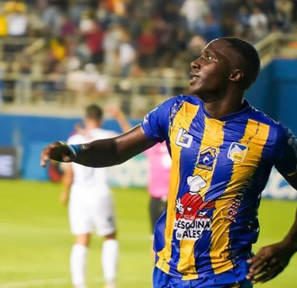 Equatoriano: Delfín fere a LDU com vitória acachapante