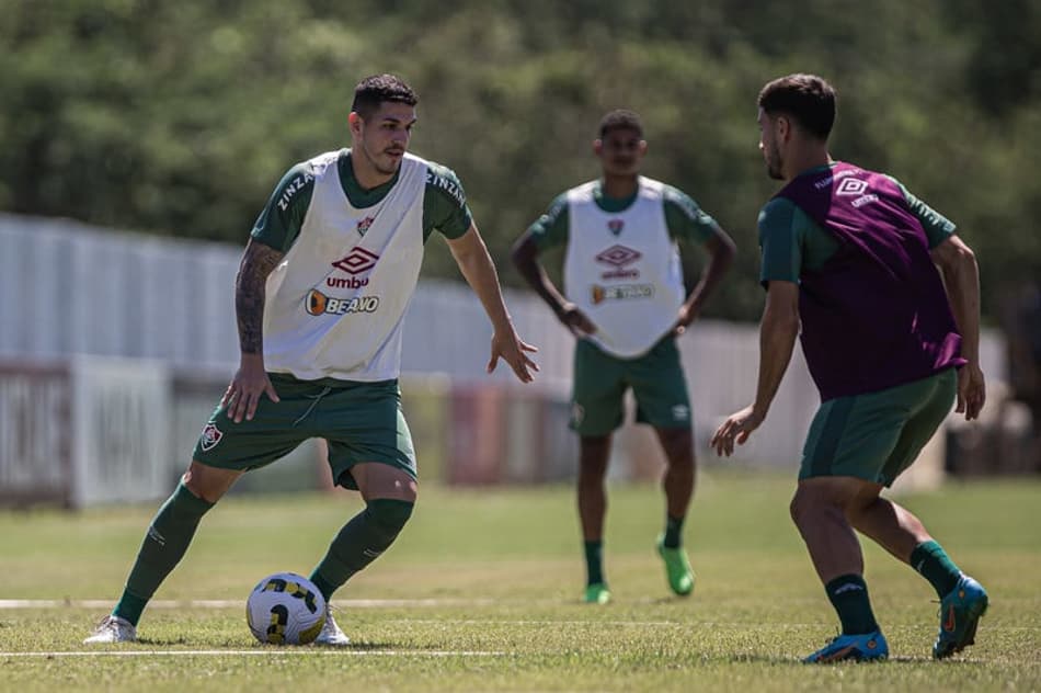 Fluminense busca corrigir erros defensivos e reencontrar o equilíbrio para voltar a vencer no Brasileiro