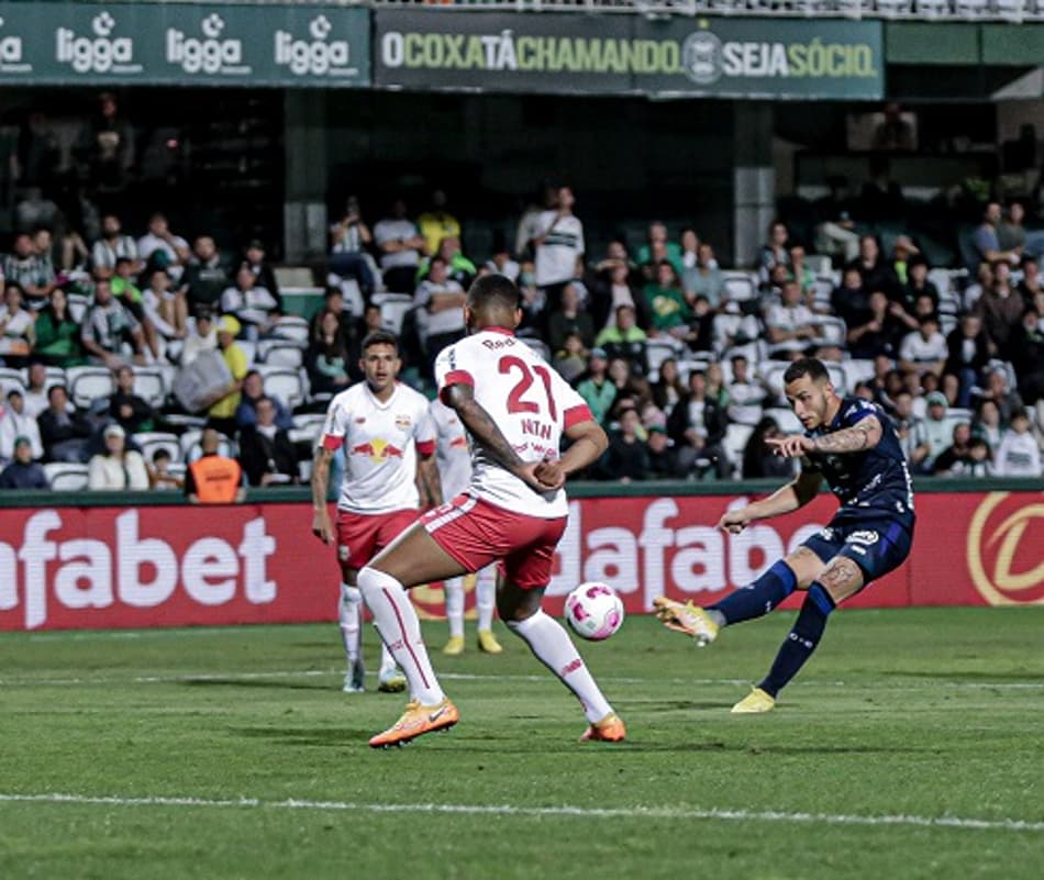 VÍDEO: Teve golaço! Melhores momentos da vitória do Coritiba sobre o RB Bragantino pelo Brasileirão