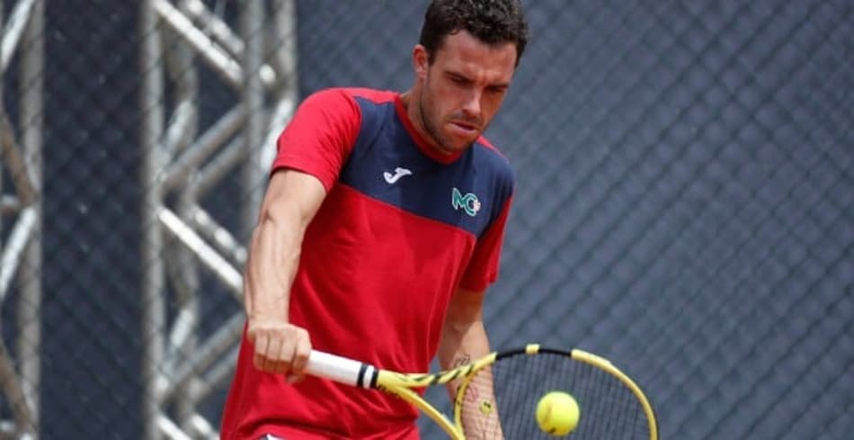 Cecchinato lembra vitória sobre Djokovic em Roland Garros e foca em retorno ao top 100 torneio no Rio de Janeiro