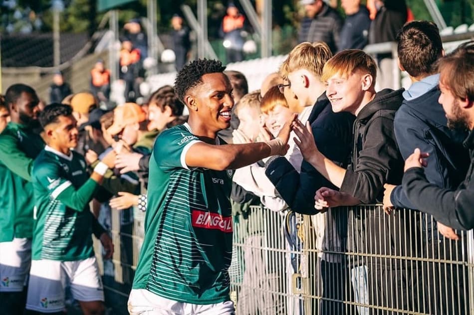 Ex-Corinthians começa temporada em alta na Europa