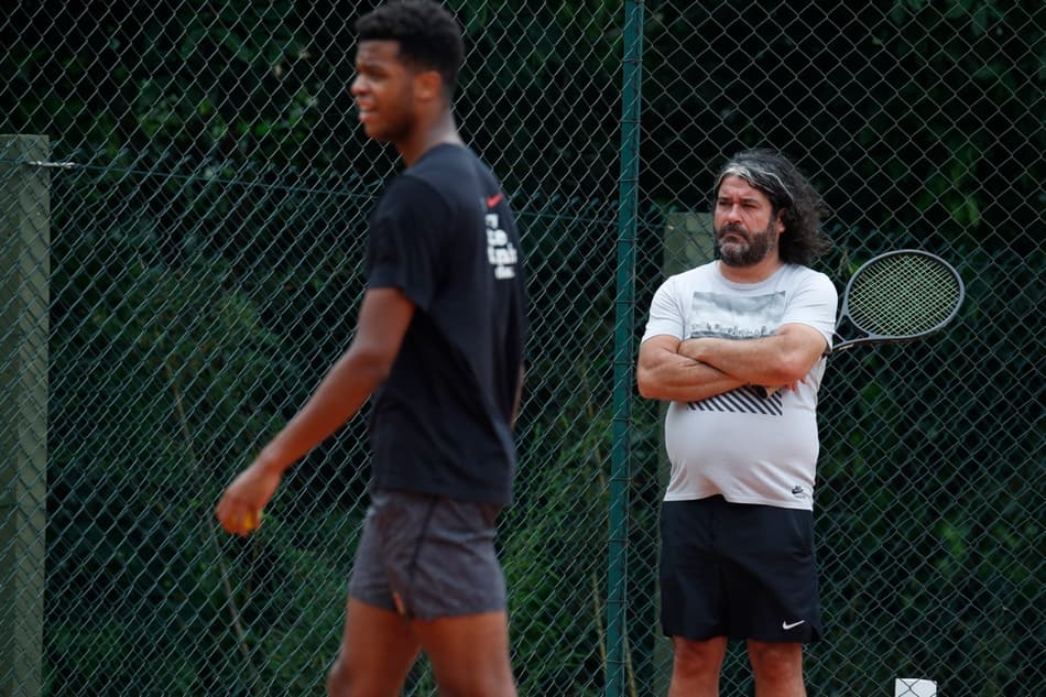 Técnico da Federação Francesa de Tênis elogia jovem talento brasileiro