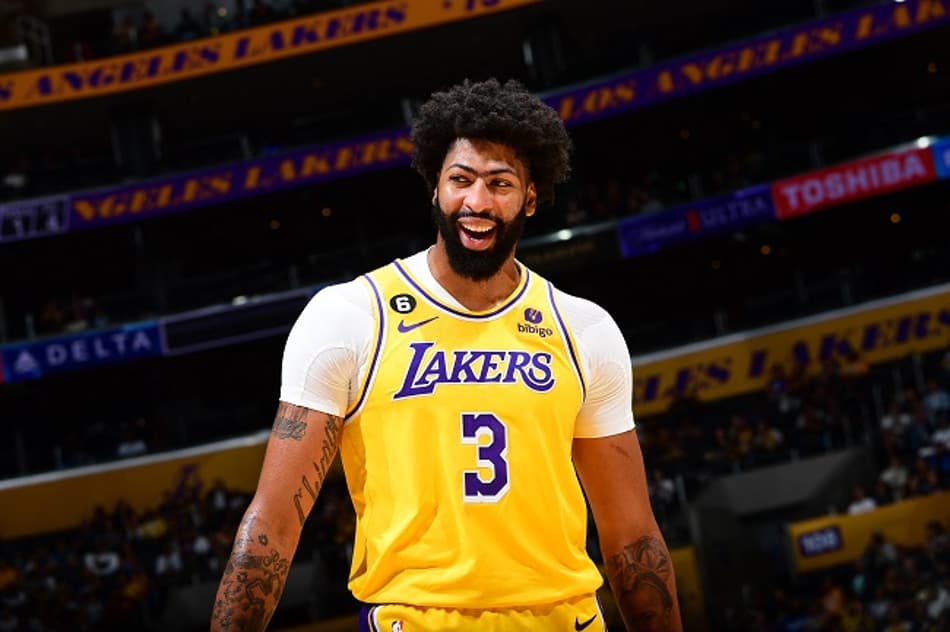 Anthony Davis sobre jogar como pivô: “Confio no meu técnico”