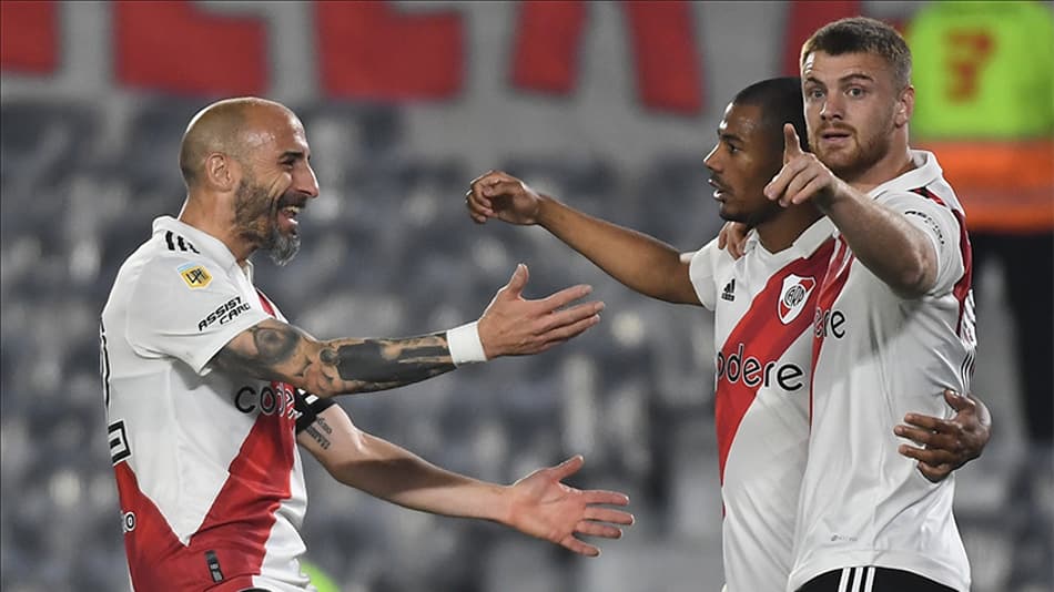 River Plate se aproxima de novo técnico; confira