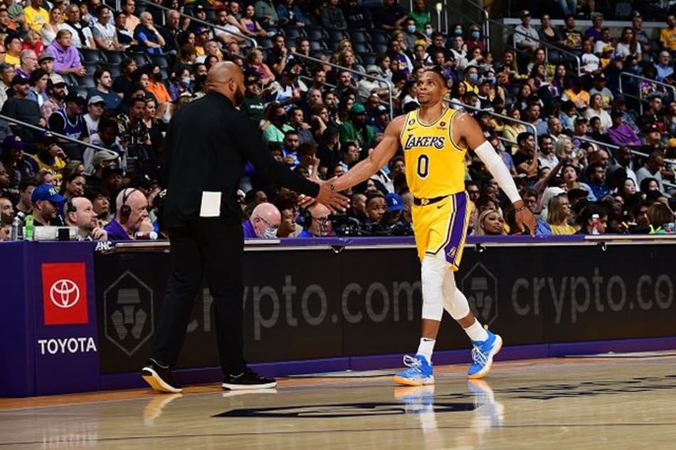 Russell Westbrook sofre lesão e vira dúvida no Lakers
