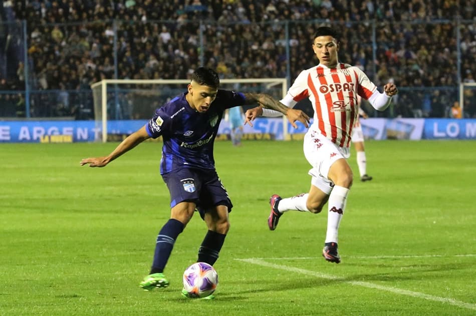 Tucumán empata e deixa de encostar no Boca em liderança do Argentino