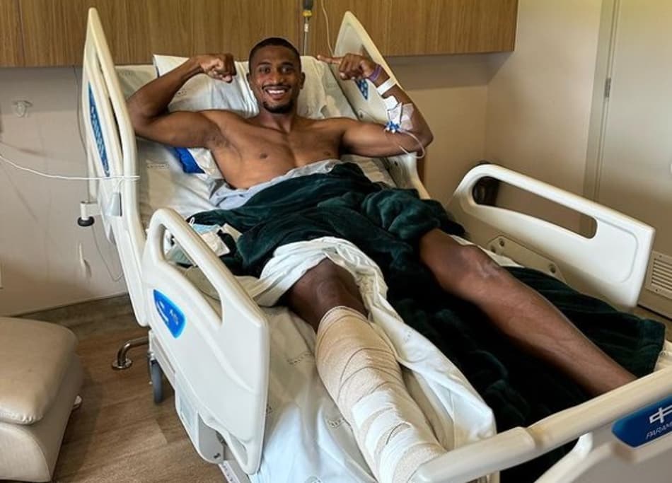 Atacante Saulo Mineiro fala de recuperação após cirurgia