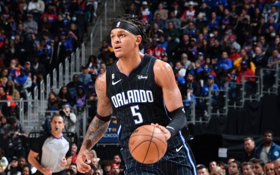Novatos brilham em estreia na NBA