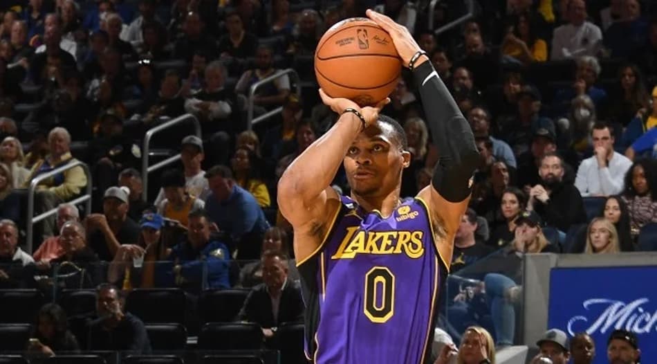 LeBron defende Russell Westbrook por atuação sem cestas contra o Clippers