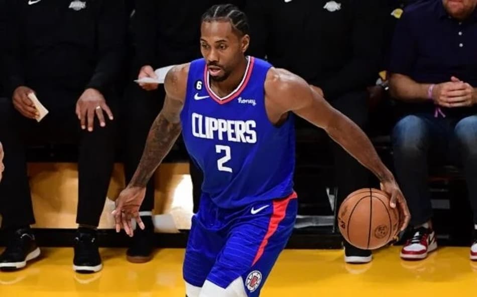 Técnico do Clippers explica por que Kawhi Leonard começou no banco