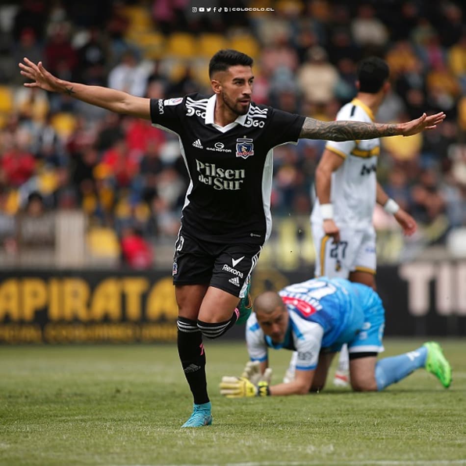 Atacante do Colo-Colo analisa oferta do futebol brasileiro