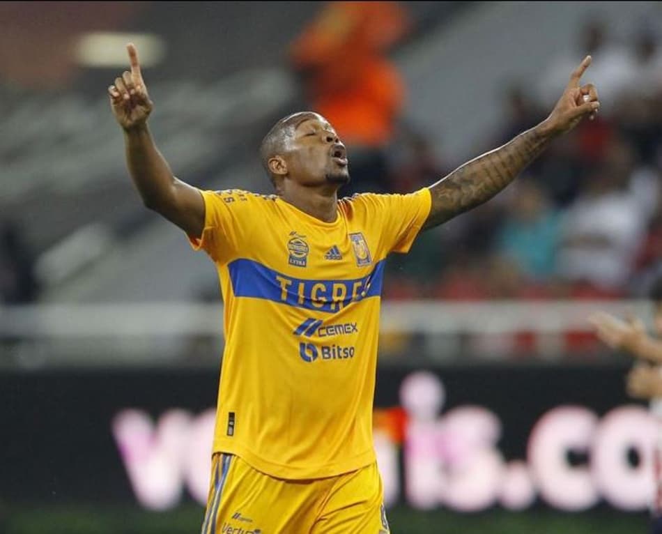 Ex-Fla, Samir Caetano ganha prêmio no futebol mexicano