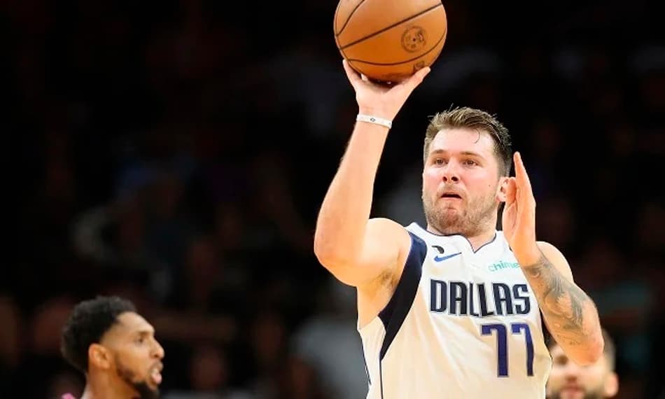 Os 25 melhores jogadores da NBA abaixo de 25 anos (12-1)