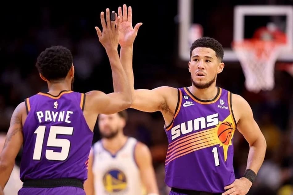 Suns aproveita expulsão de Klay Thompson e atropela Warriors
