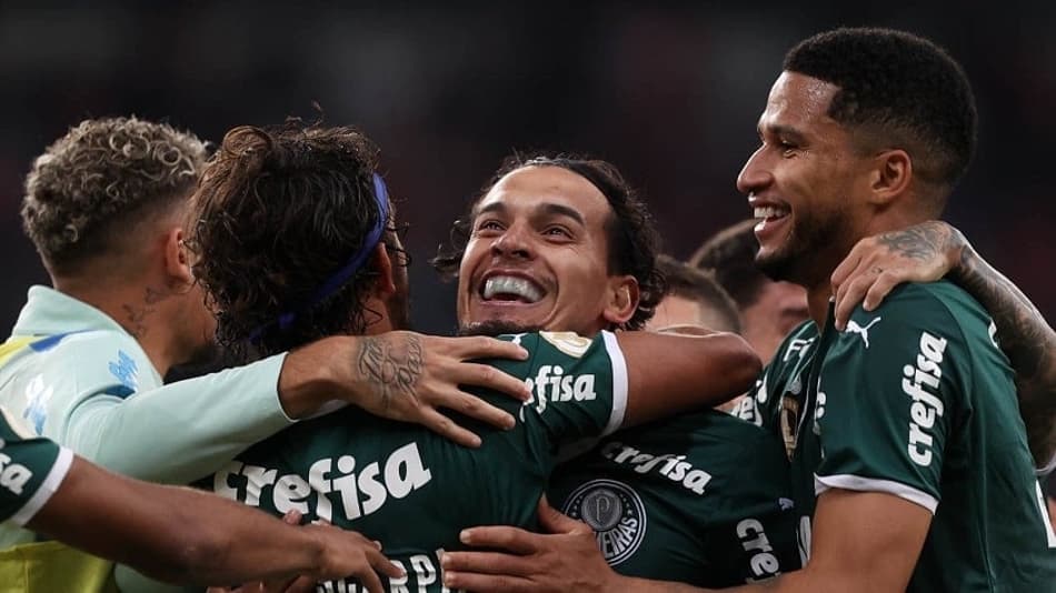 Imprensa paraguaia destaca recorde de Gustavo Gómez no Palmeiras