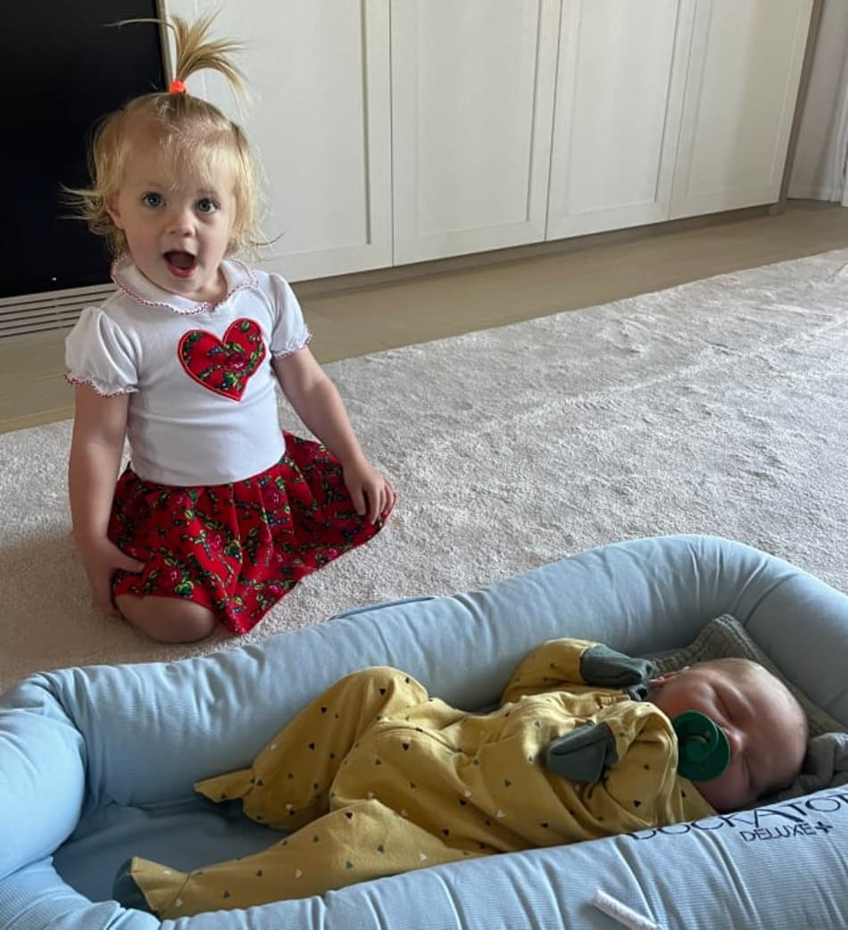 Olivia e James, filhos da ex-tenista Caroline Wozniacki e o jogador de basquete David Lee