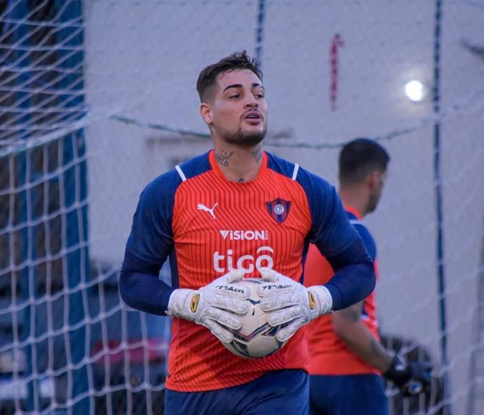 Ex-São Paulo, Jean Fernandes volta a errar pênalti decisivo; assista