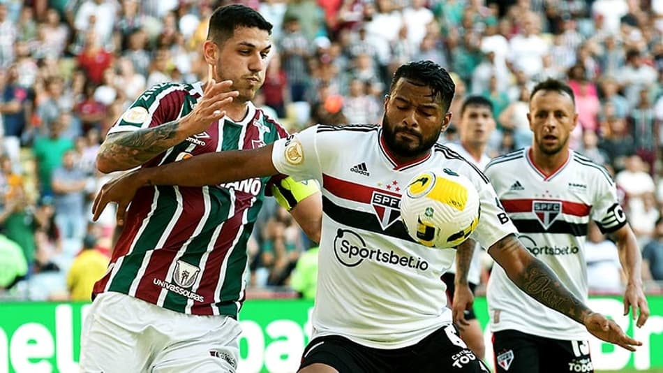 ATUAÇÕES: Luciano marca golaço, mas defesa não consegue parar Cano em derrota do São Paulo
