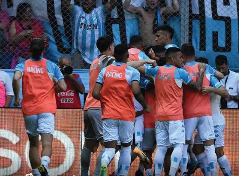 Em jogo de nove expulsões, Racing vence Boca Juniors e leva Campeões da Argentina