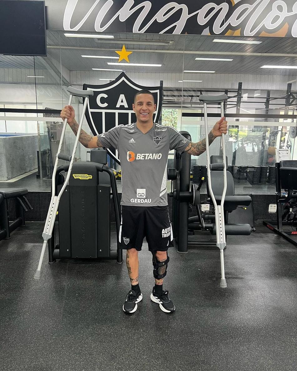 Guilherme Arana chega a quatro meses de recuperação de cirurgia no joelho