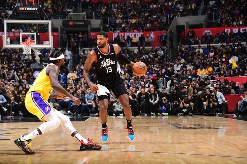 Paul George lidera e Clippers bate Lakers
