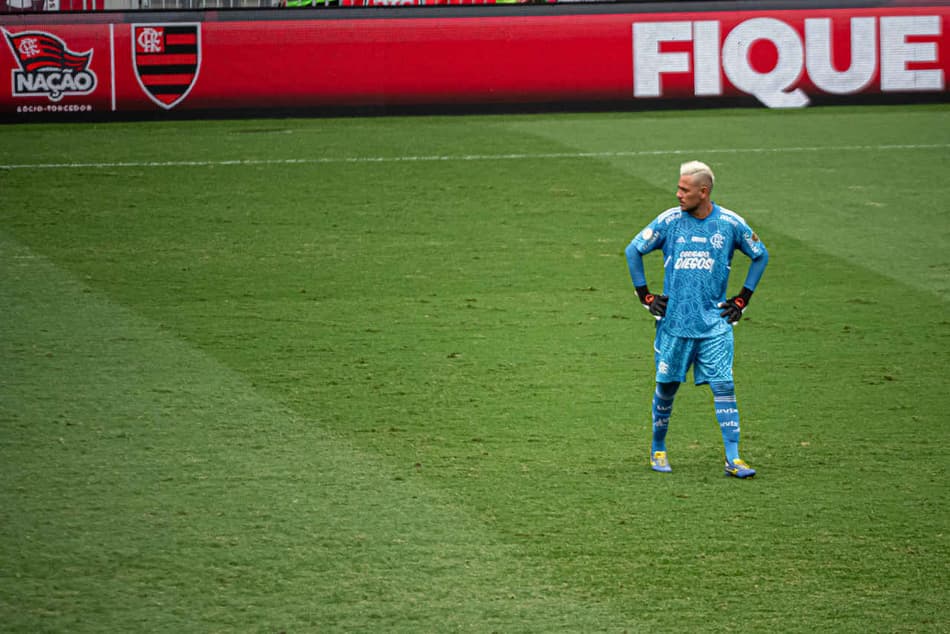 ATUAÇÕES: Mesmo com derrota, Diego Alves se destaca em despedida do Flamengo; veja notas