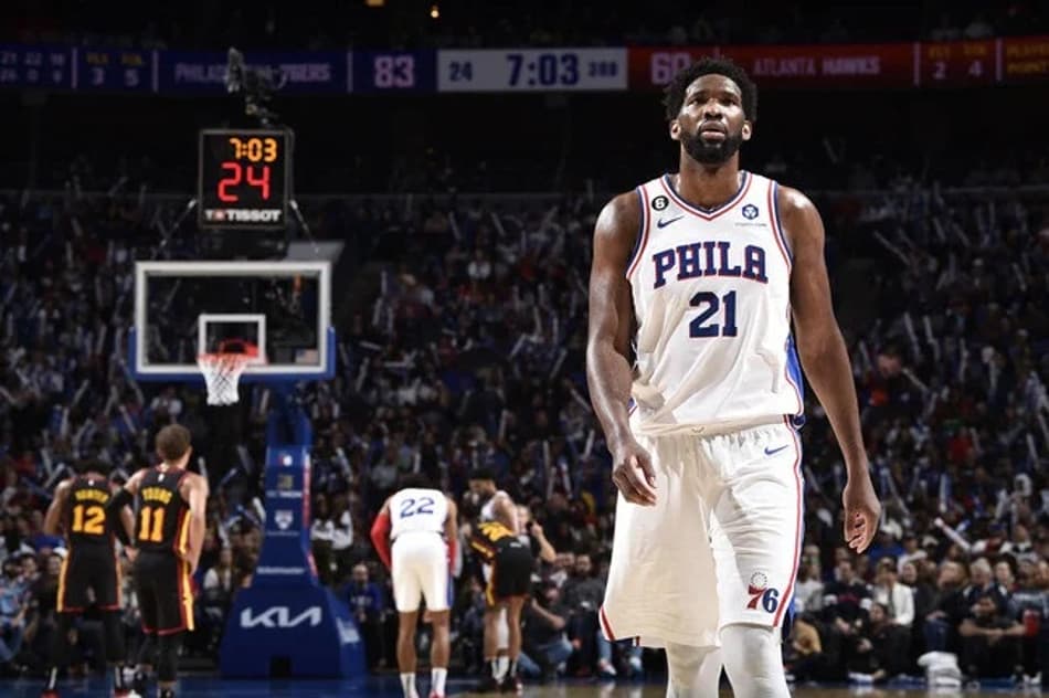 Em revanche, 76ers bate Hawks com show de Joel Embiid