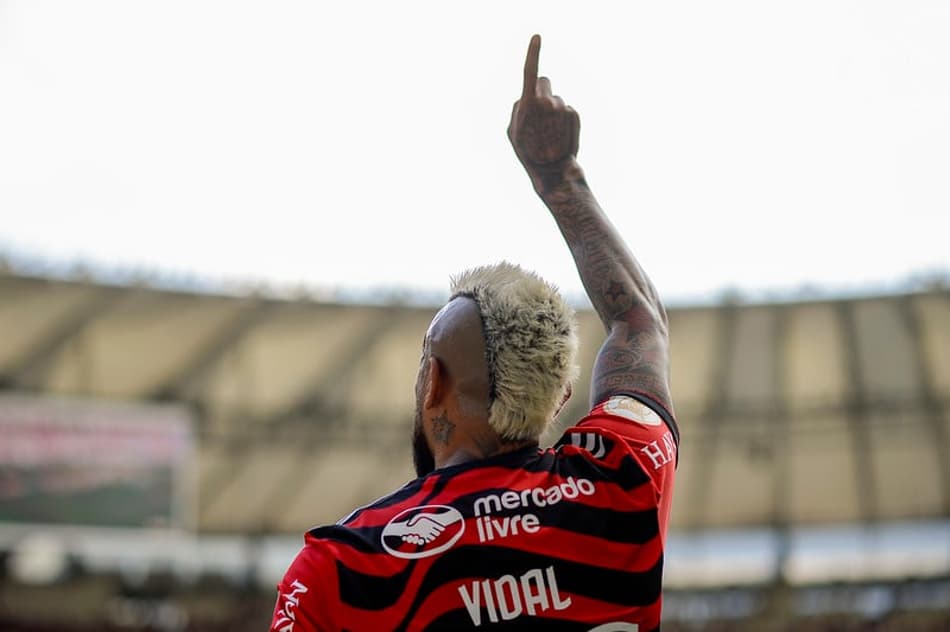 Vidal repete com o Colo-Colo o que fez com o Flamengo