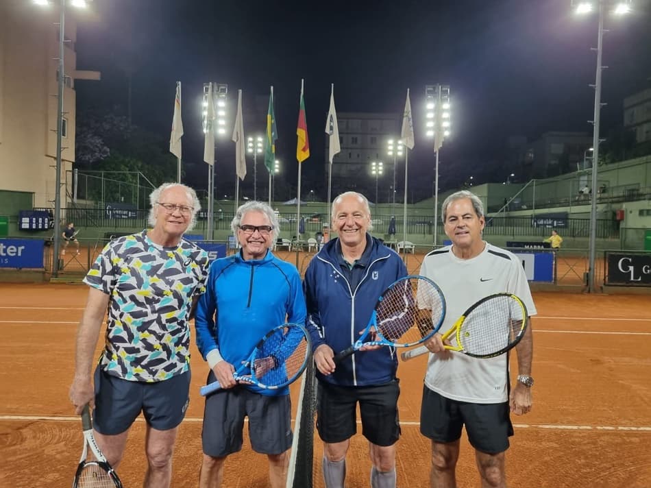 Paulo Roberto Falcão na disputa do Masters de Porto Alegre