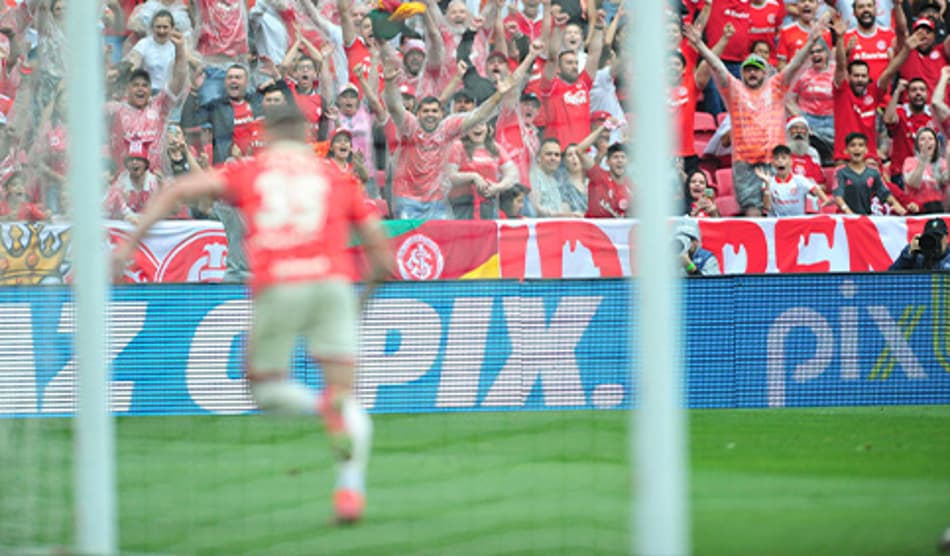 Maurício e Alemão brilham, e Inter vence o campeão Palmeiras no último jogo do Brasileirão