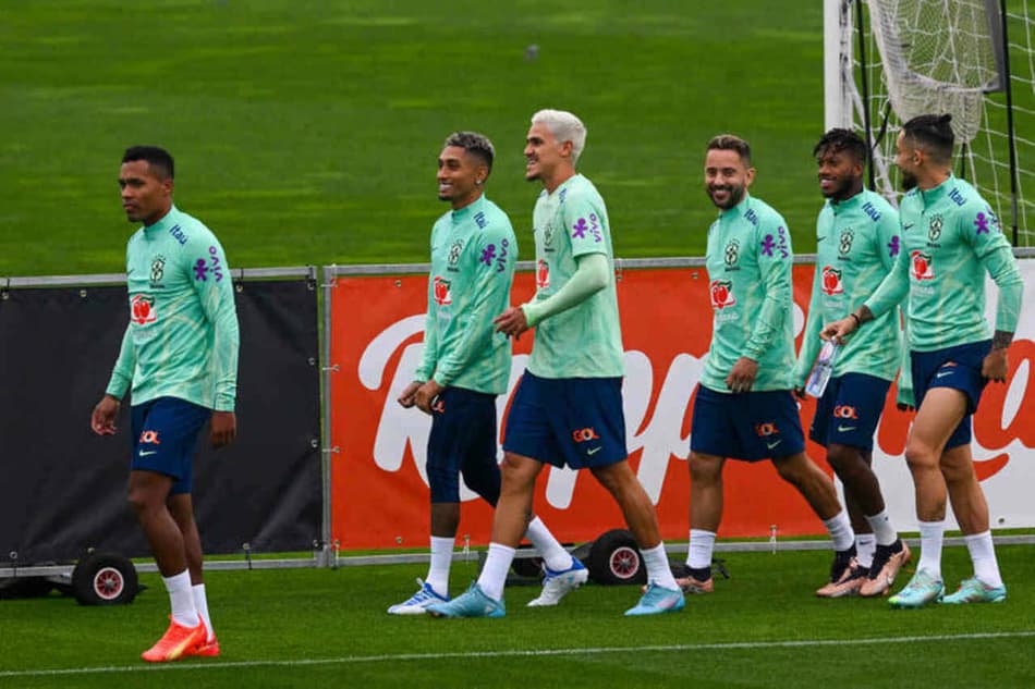 Seleção Brasileira faz primeiro treino para a Copa do Mundo; veja fotos