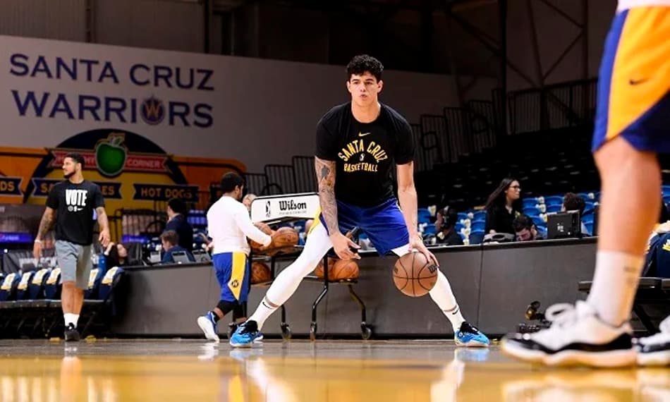 Gui Santos vai bem no primeiro jogo como titular na G League