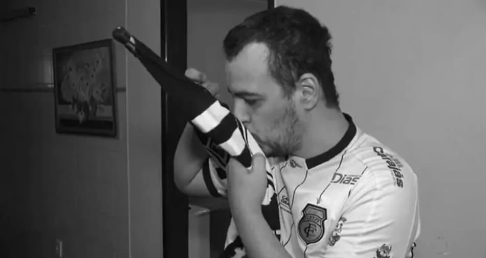 Emocionante! Pai faz linda homenagem em enterro de filho fanático pelo Treze