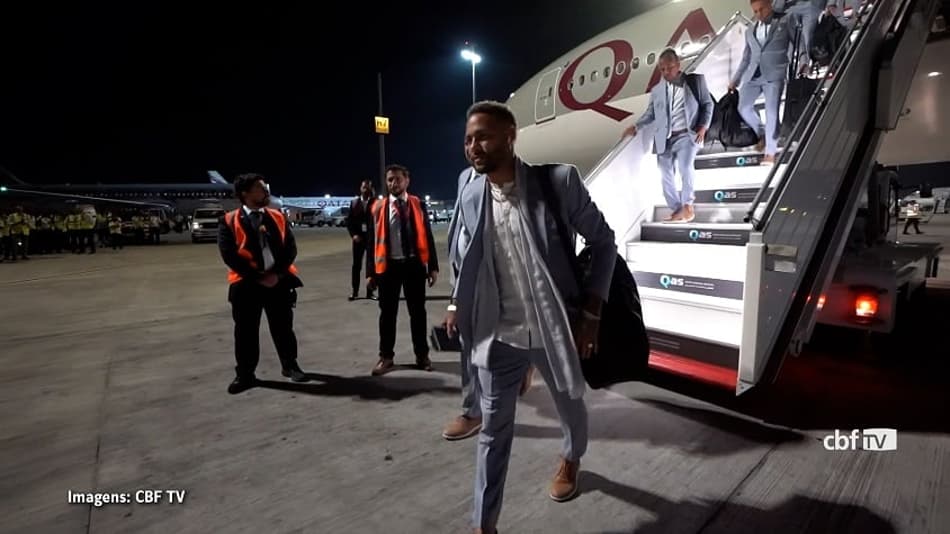 VÍDEO: Veja o desembarque e a chegada da Seleção Brasileira ao hotel no Qatar