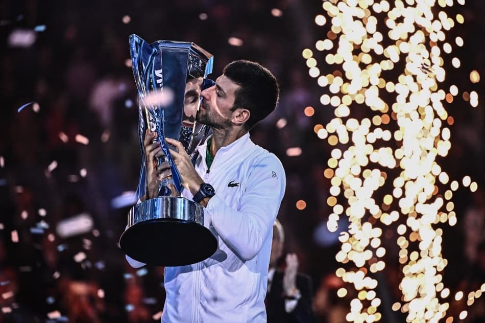 Djokovic vence Ruud, fatura o ATP Finals pela sexta vez e iguala Federer