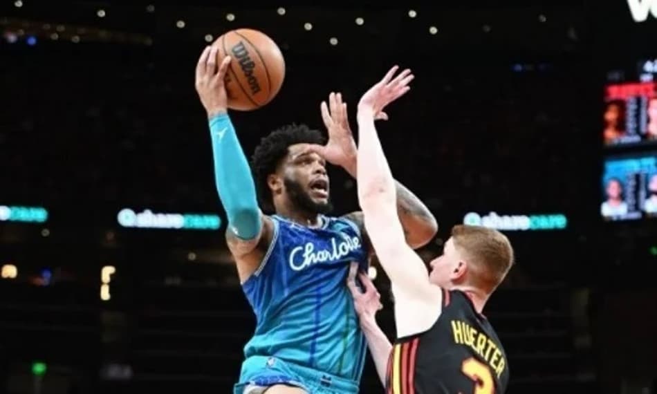 Lakers e Pistons monitoram Miles Bridges como possível reforço