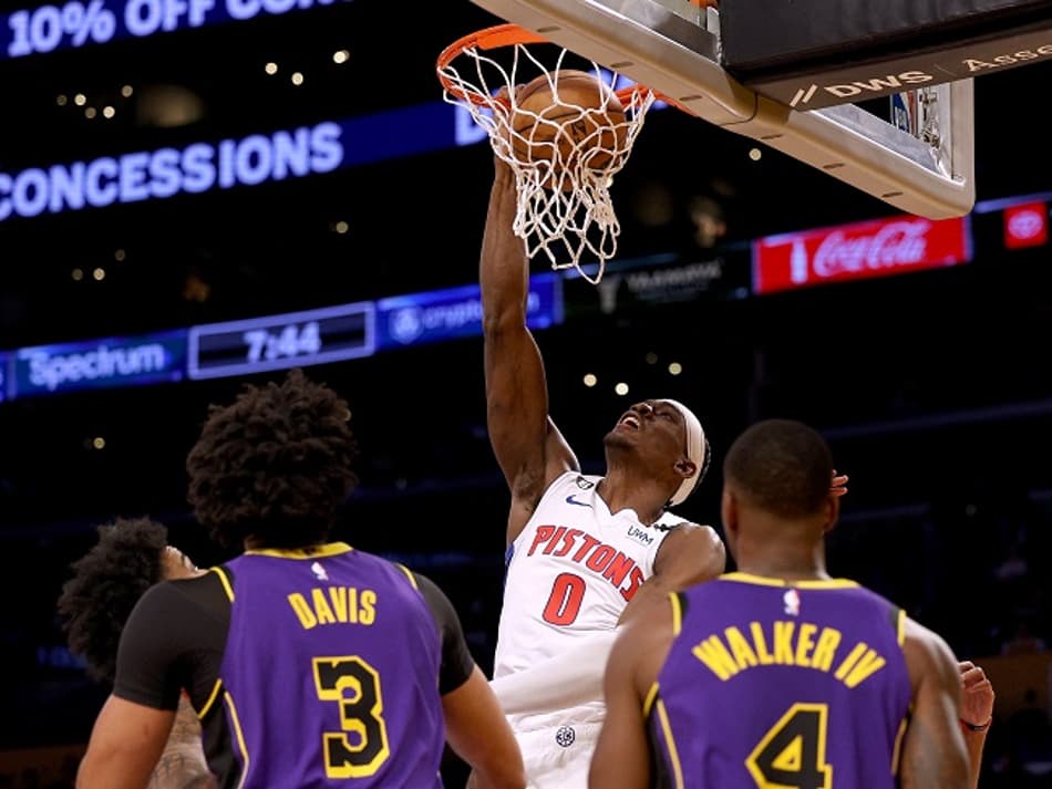 NBA tem o primeiro jogador nascido após a estreia de LeBron James