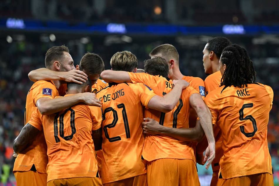 Com gols no fim, Holanda vence Senegal e estreia com vitória na Copa do Mundo