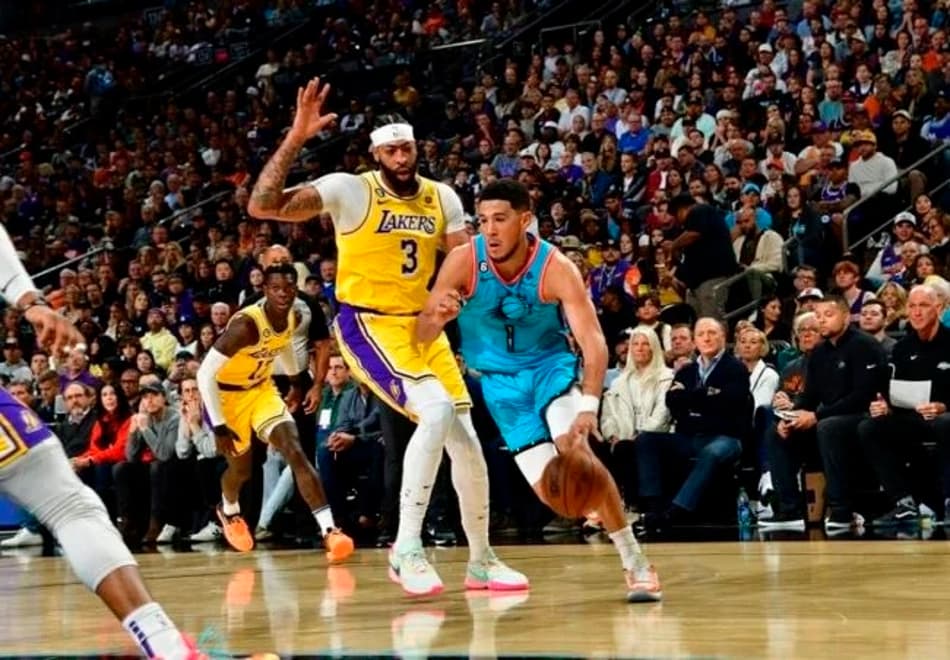Suns supera noite histórica de Anthony Davis e vence Lakers
