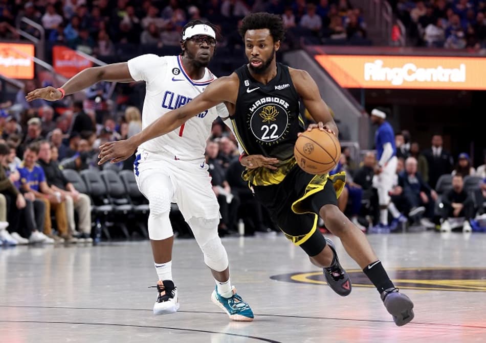 Andrew Wiggins comanda e Warriors atropela Clippers