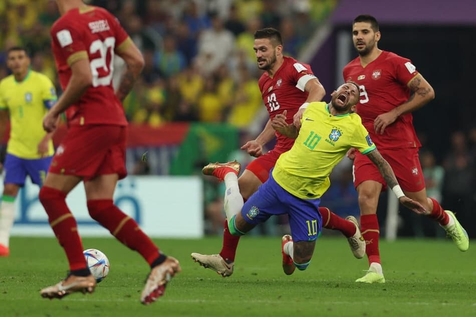 Brasil x Servia - Neymar